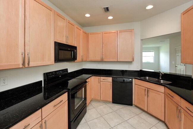 Building Photo - 3658 Parkridge Cir