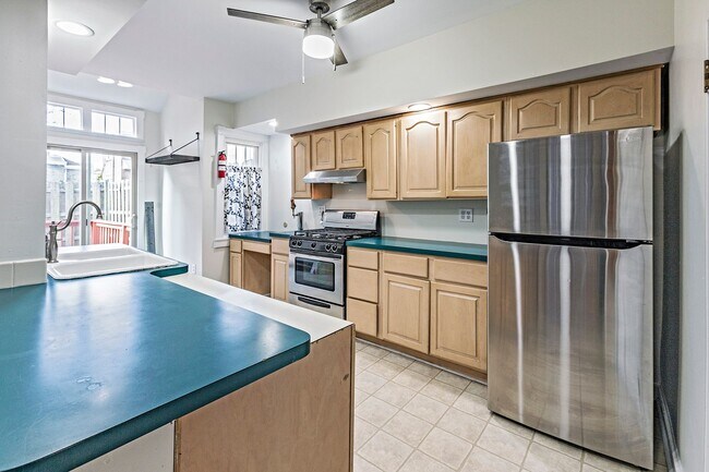 Building Photo - 3 bedroom, 1.5 bath home in The Triangle, Wilmington, DE