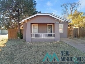 Building Photo - 1900 Axtell St