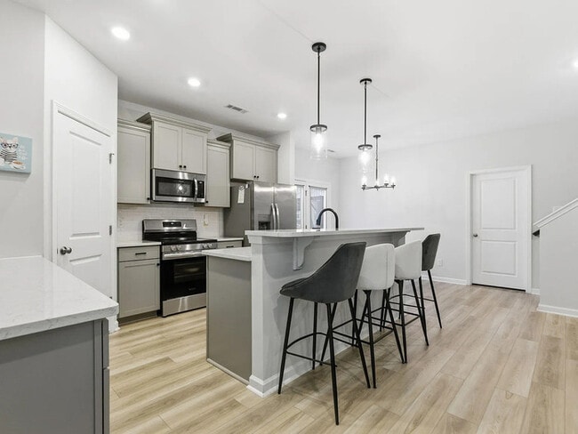 Building Photo - Earn Wealth While Leasing - Like a Homeowner - Lease to Own