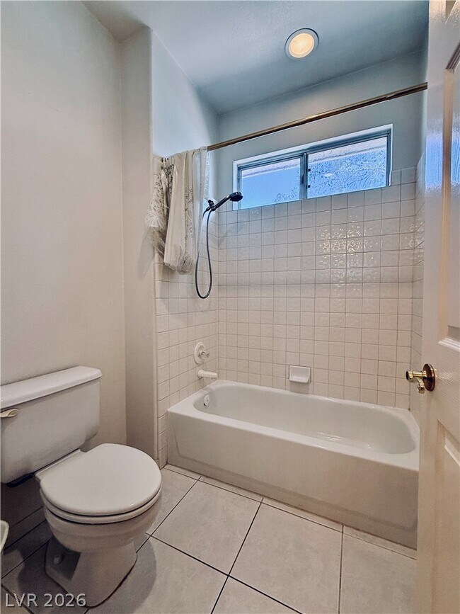 Building Photo - 2429 Tour Edition Dr