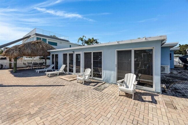 Building Photo - 230 Jolly Roger Dr