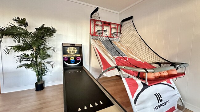 Building Photo - 5008 Onstad St