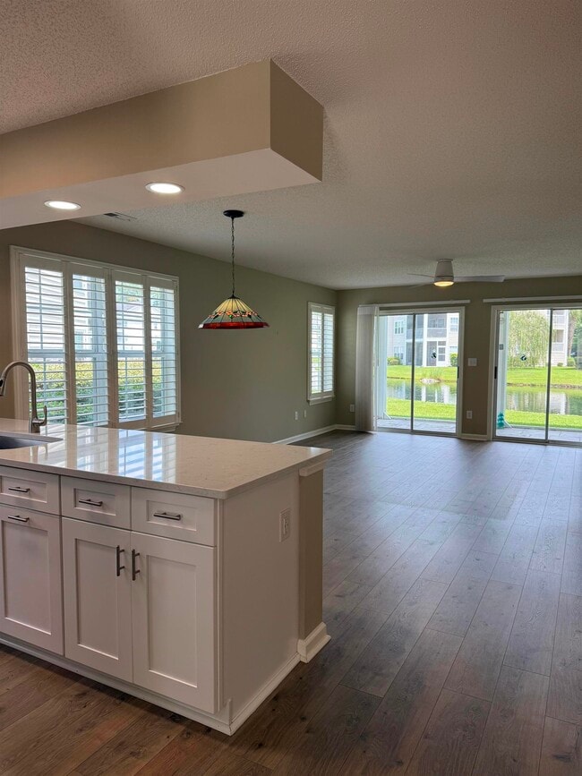Building Photo - 643 Woodmoor Dr