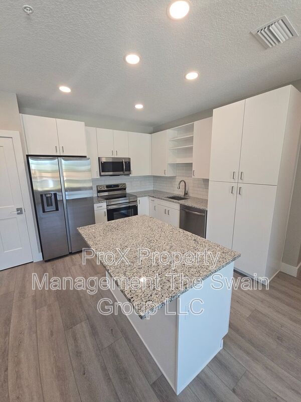 Building Photo - 701 Bates Ave SW