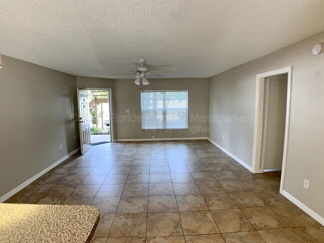 Building Photo - 3651 N Goldenrod Rd