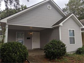 Building Photo - House for Rent