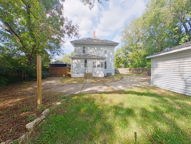 Building Photo - 1440 Fairmount St