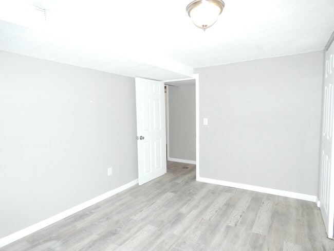 Building Photo - 4700 N Bristol Ave