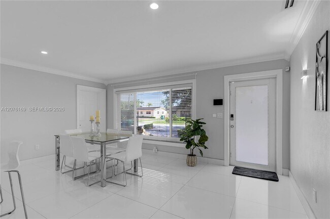 Building Photo - 10310 SW 43rd St