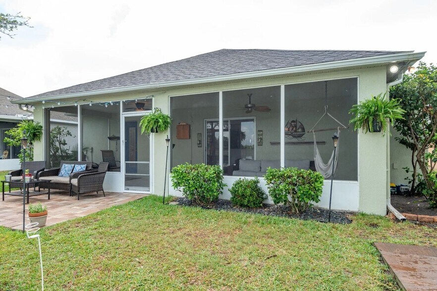 Building Photo - 3605 Burdock Ave