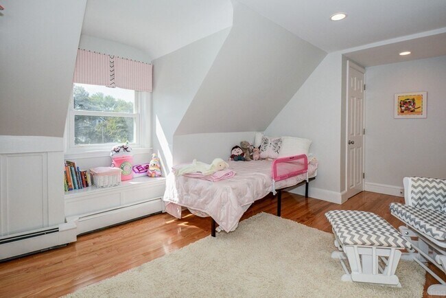 Building Photo - 30 Beecher Pl