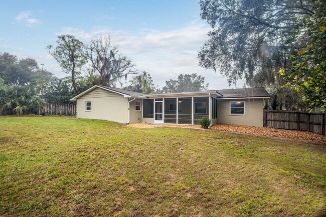 Building Photo - BEAUTIFUL 3 BEDROOMS SINGLE FAMILY HOME LO...