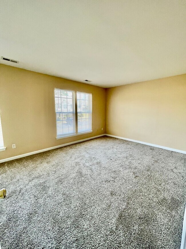 Building Photo - 5308 Jocelyn Ln