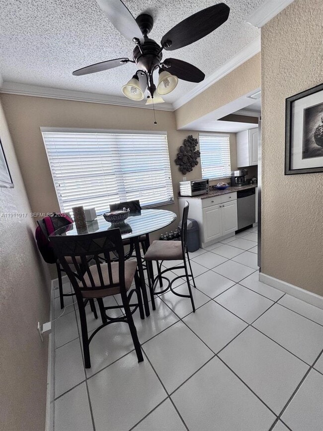 Building Photo - 2451 NE 49th St