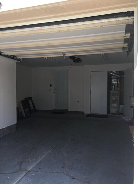 Garage - 5294 Brookemonte Cir