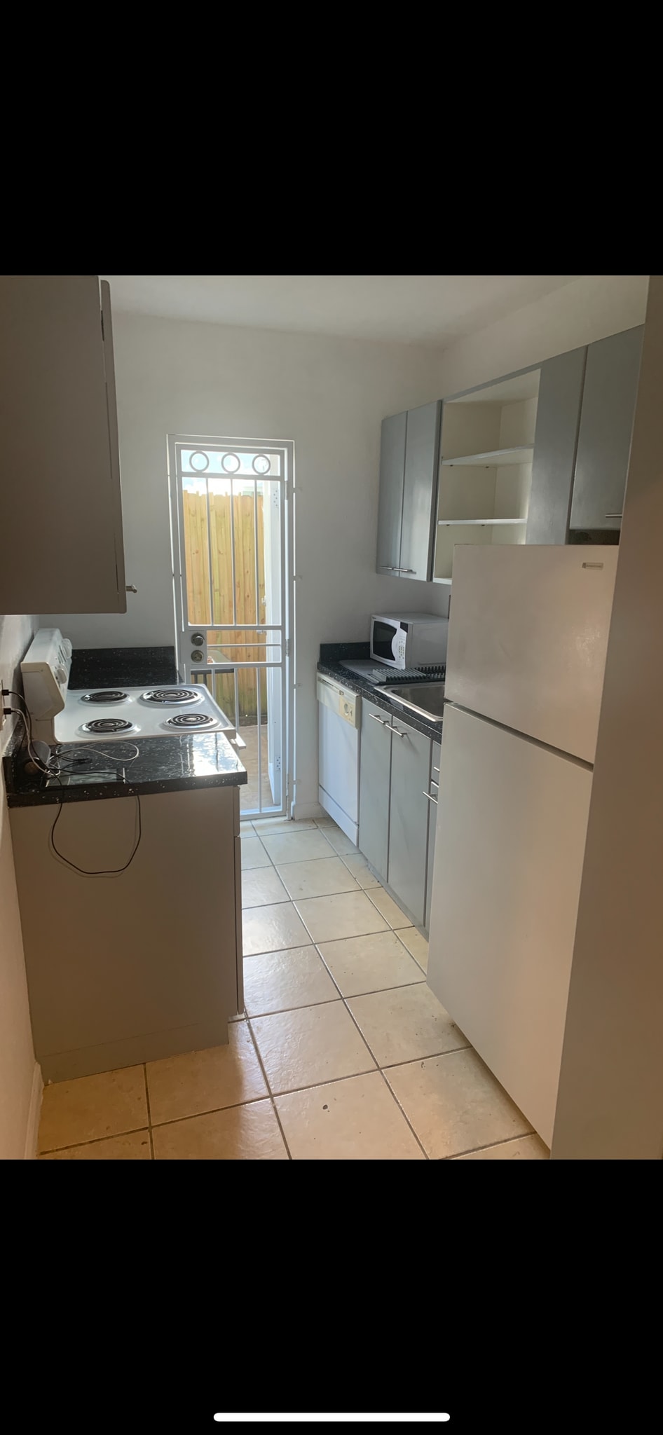 Building Photo - 3680 Oak Ave