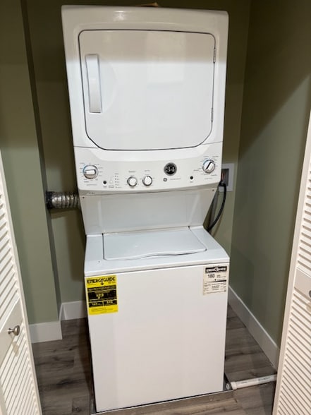 Building Photo - 1360 Pine St