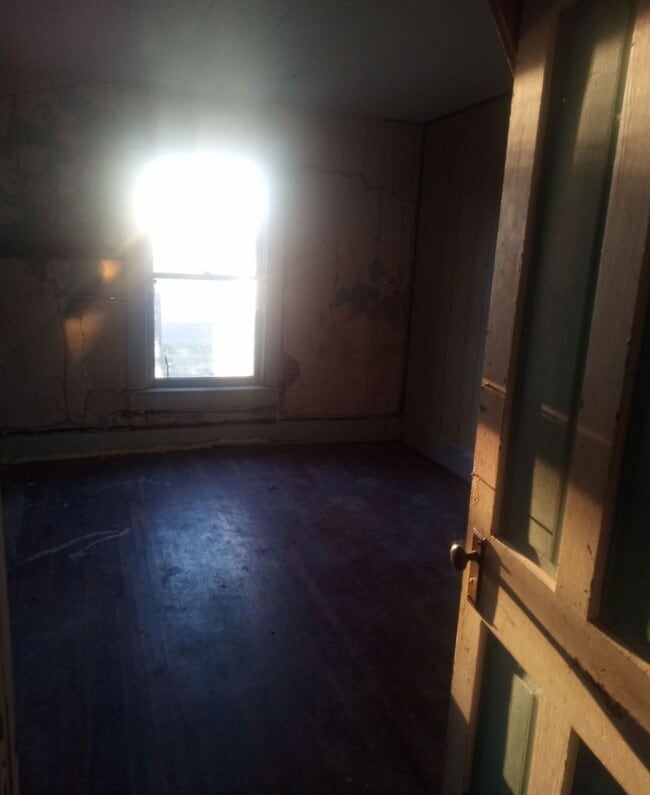 Building Photo - Now Available! - $385 Month / $500 Down