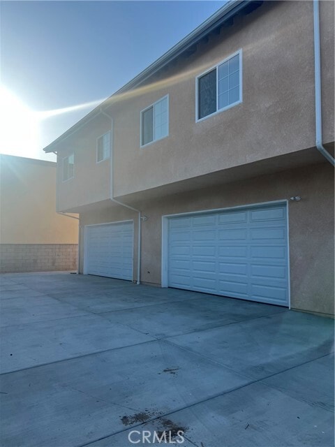 Building Photo - 729 N Soldano Ave