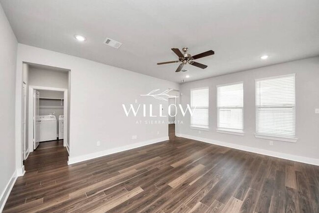 Building Photo - Incredible 3-Bedroom Home – 6 Weeks FREE R...