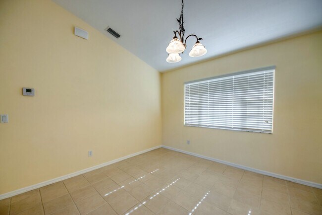 Building Photo - COMING SOON! 3 bedroom 2 bathroom single f...
