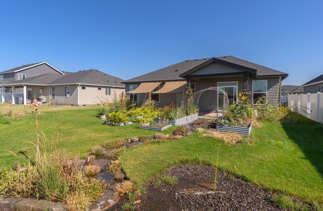 Building Photo - For Rent – Beautiful 3 Bedroom, 2 Bathroom...