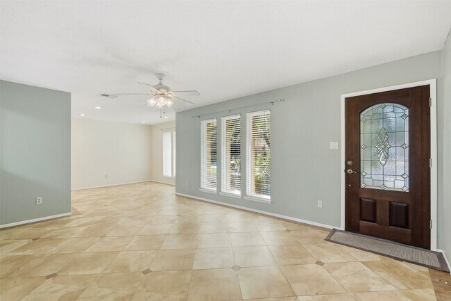 Building Photo - 3807 Glenwood Springs Dr