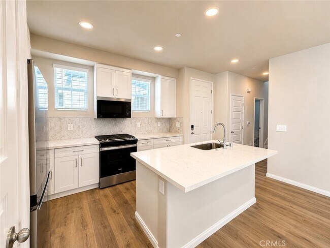 Building Photo - 28274 Via Garnicia