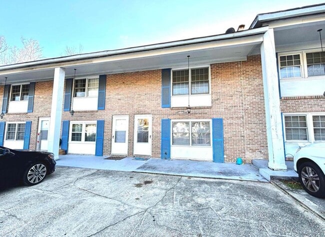 Building Photo - 513-565 65th Ave N