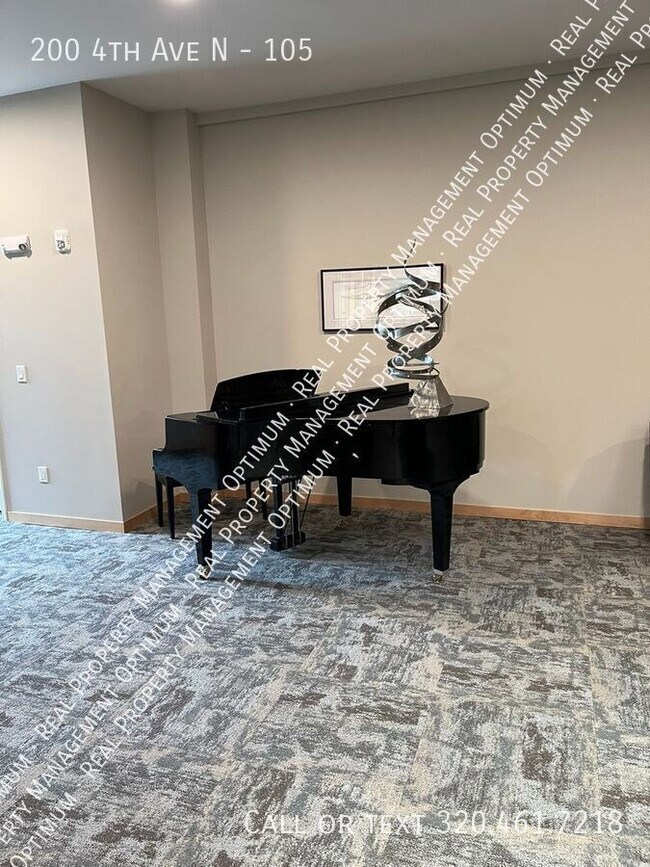 Building Photo - 200 4th Ave N