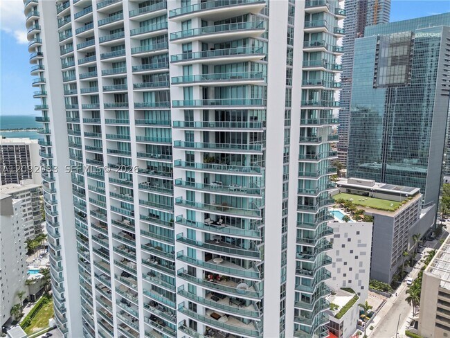 Building Photo - 1331 Brickell Bay Dr
