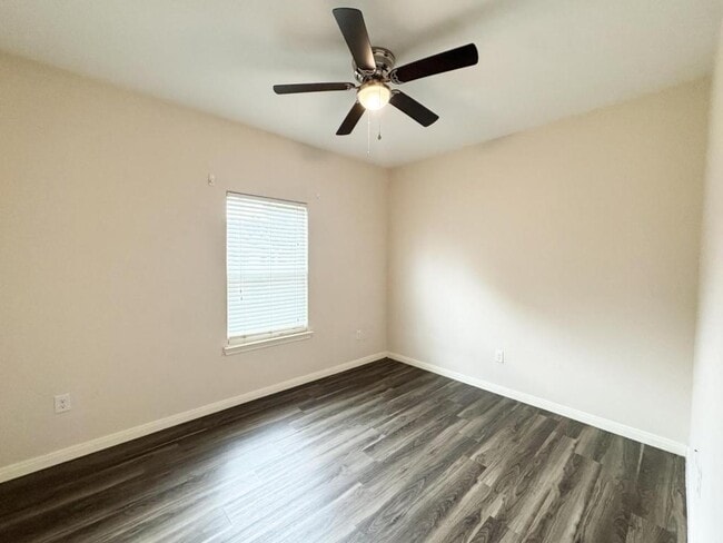 Building Photo - 1408 N De Leon St
