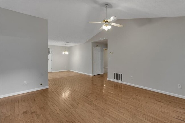 Building Photo - 7955 Trinity Park Dr