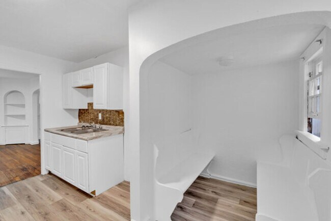 Building Photo - 3474 Daleford Rd