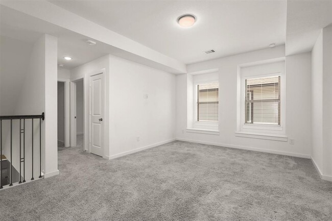 Building Photo - 13005 Blue Flora Dr
