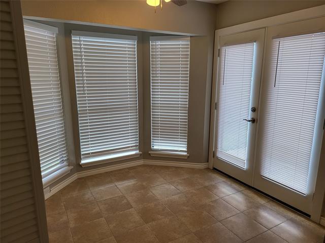 Building Photo - 3335 Briaroaks Dr