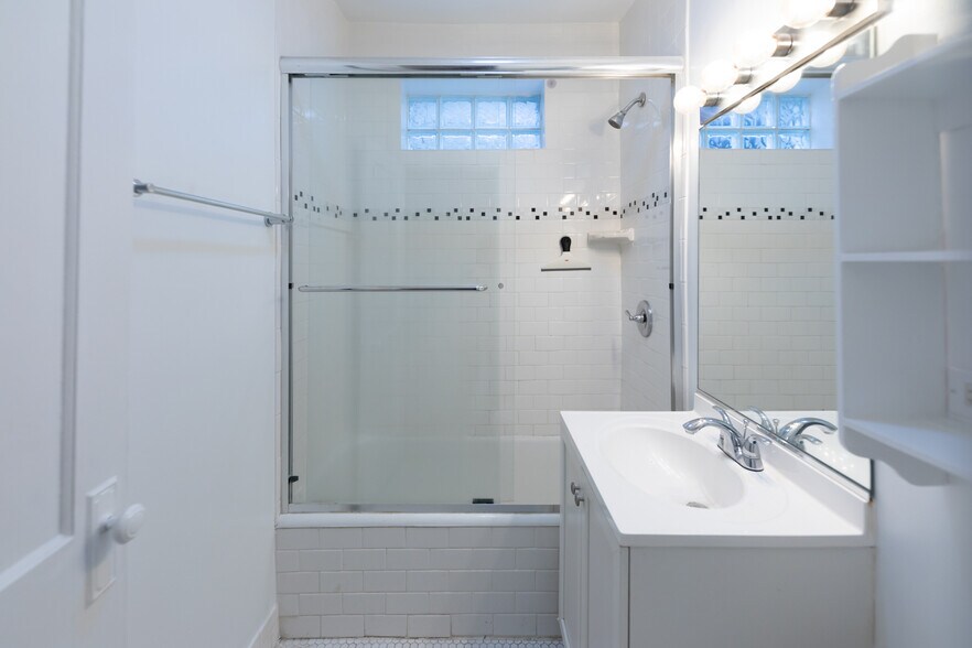 Bathroom - 4760 N Virginia Ave