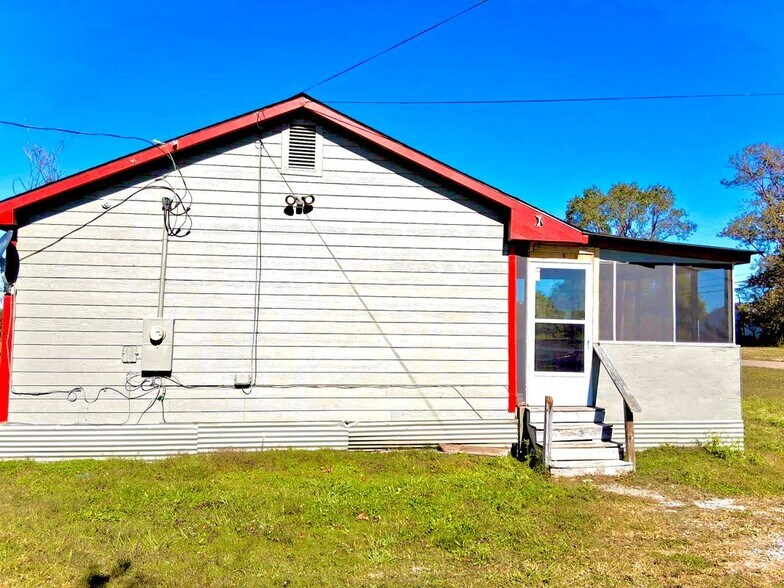 Building Photo - 201 West Ave N