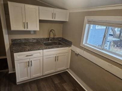 Building Photo - 318 E Tarpon Ave