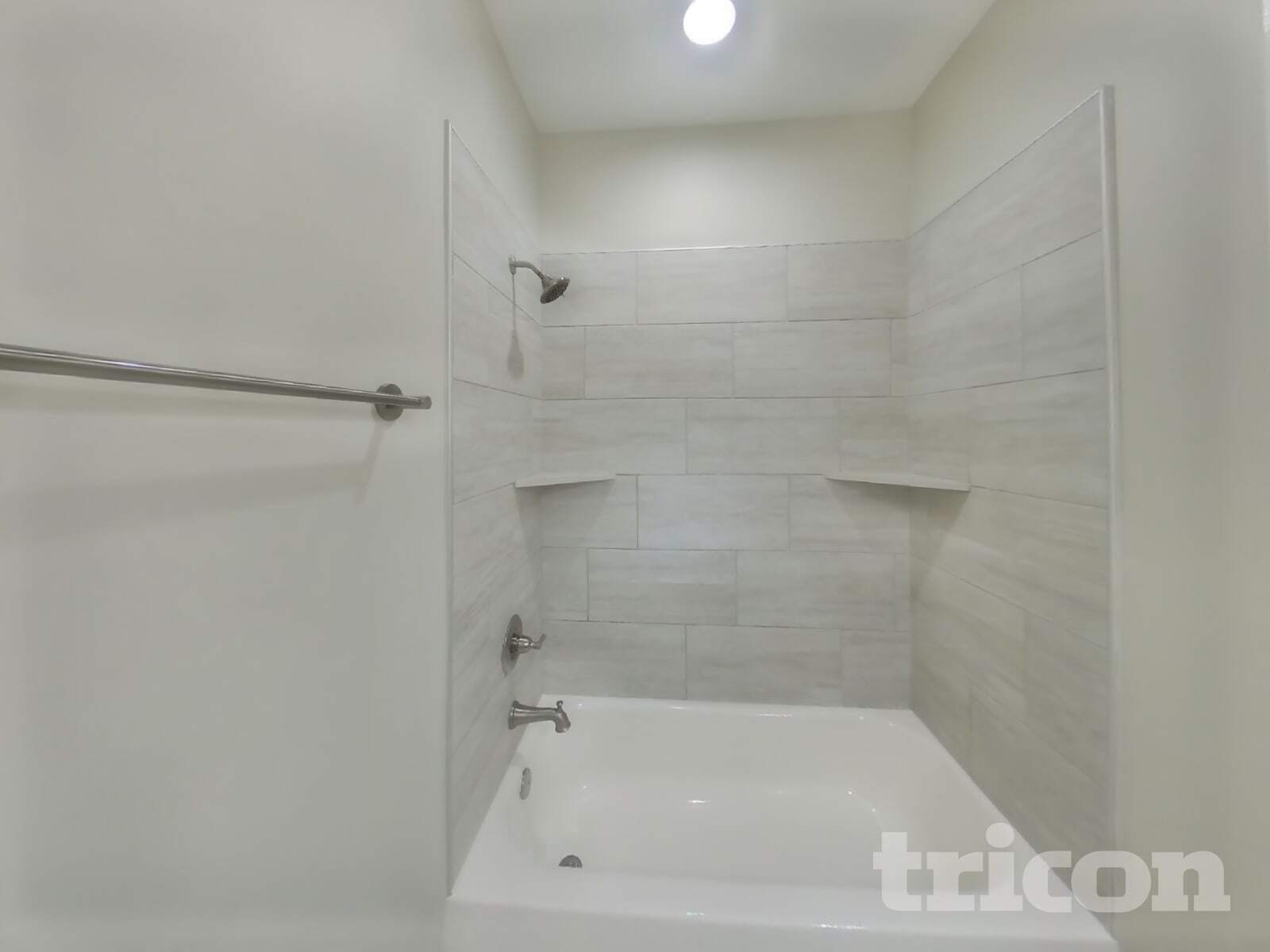 Building Photo - 1242 Hillwood Private Cove