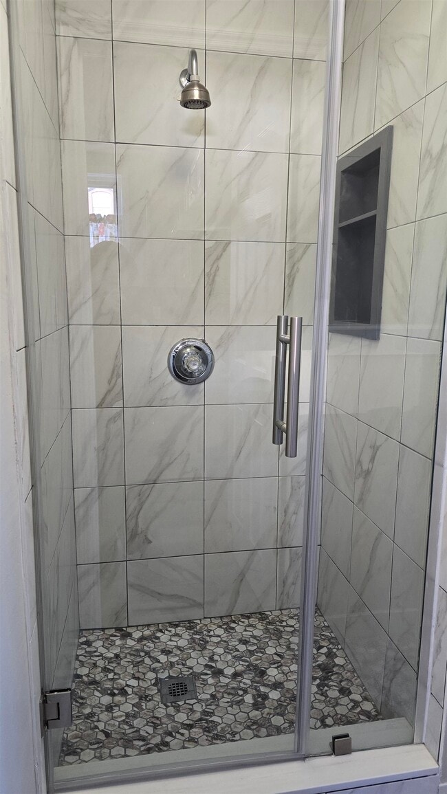 Building Photo - 667 Broadway