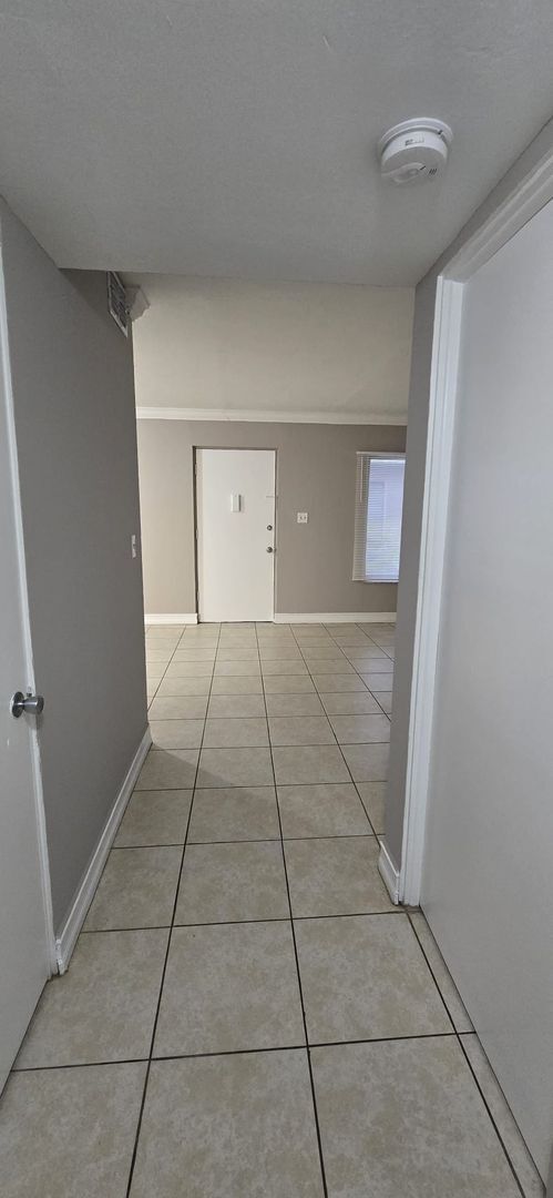 Building Photo - READY TO MOVE IN!!! FAST APPROVAL!