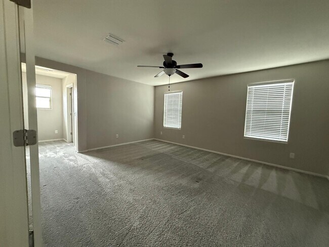 Building Photo - 16579 W Jenan Dr