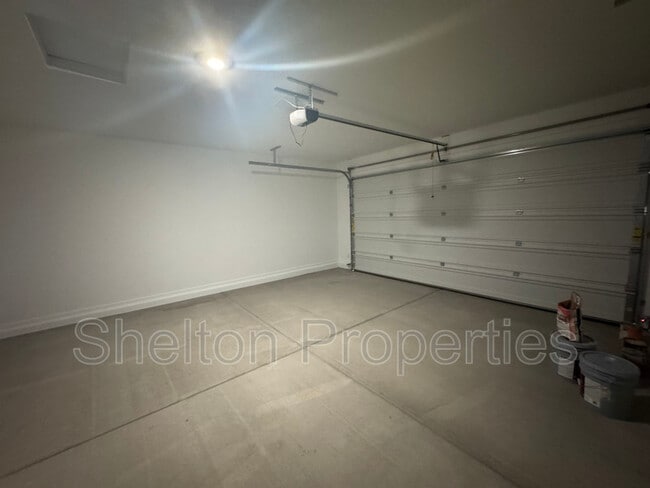 Building Photo - 17978 W Camino De Oro