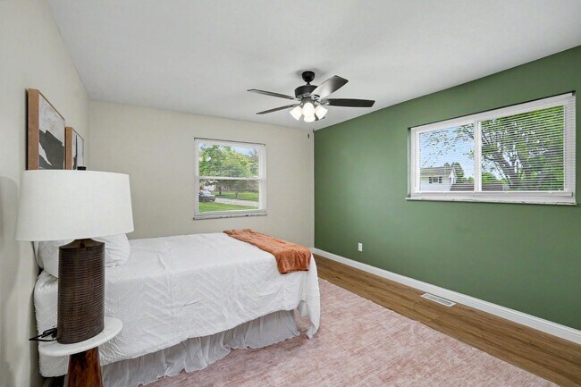 Building Photo - 2569 Richmar Dr