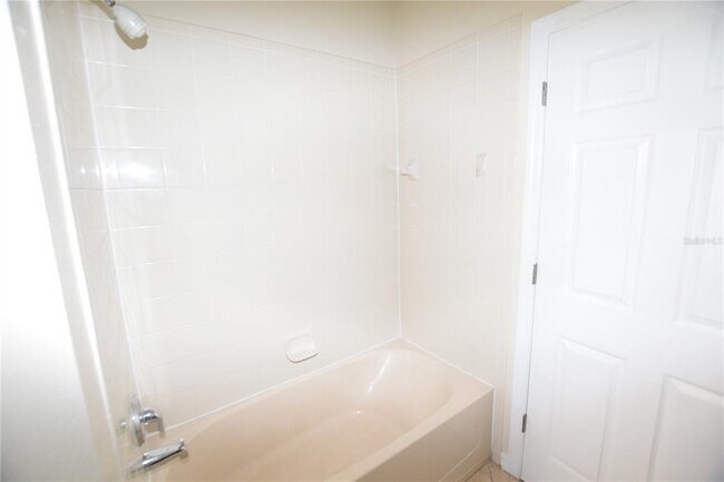 Building Photo - 510 Bromley Ct