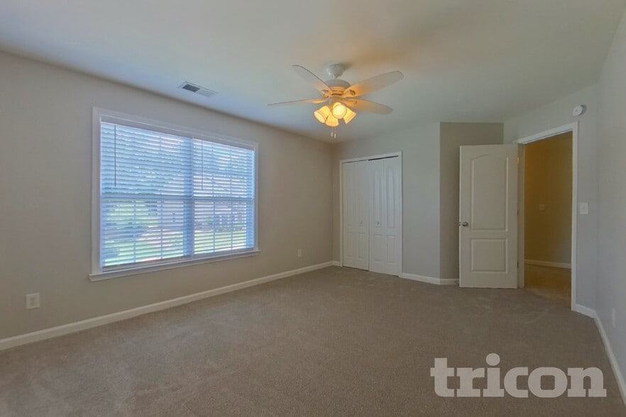 Building Photo - 3535 Arbroath Dr