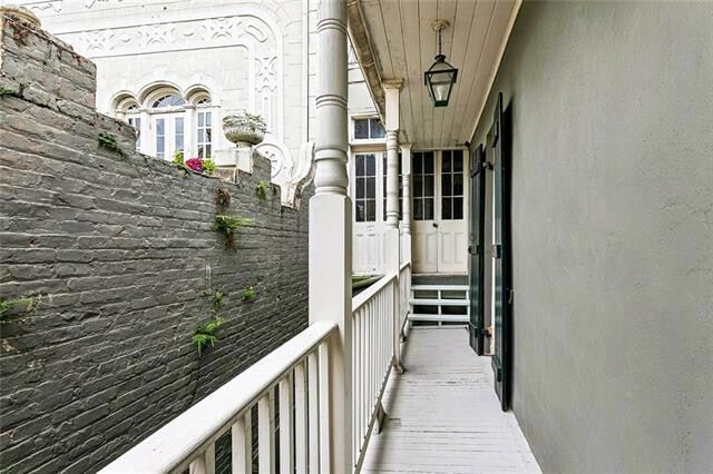 Building Photo - 525 Dumaine St
