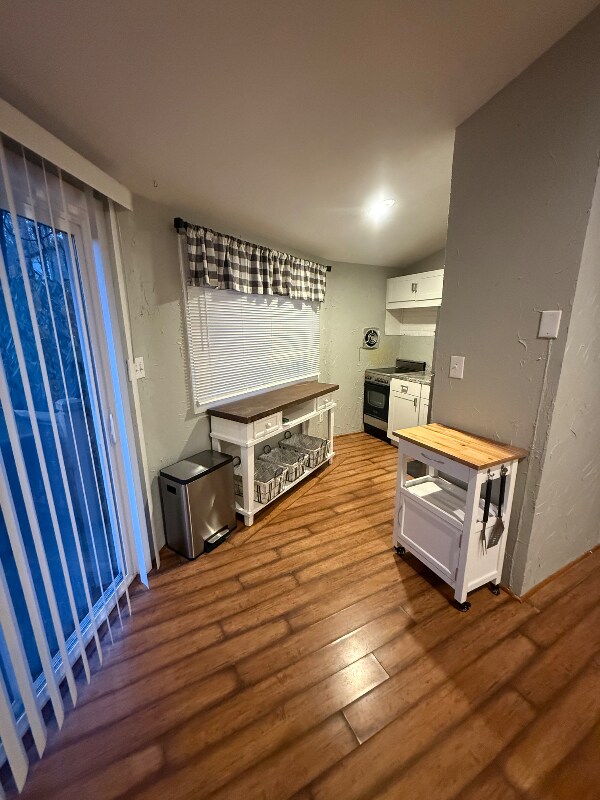 Building Photo - 489 Clubhouse Dr